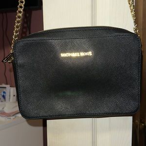 Michael kors crossbody